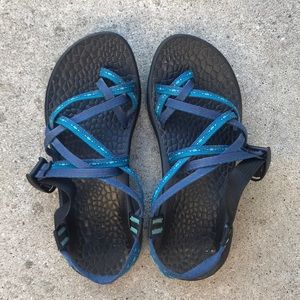 Women’s Chacos Size 8
